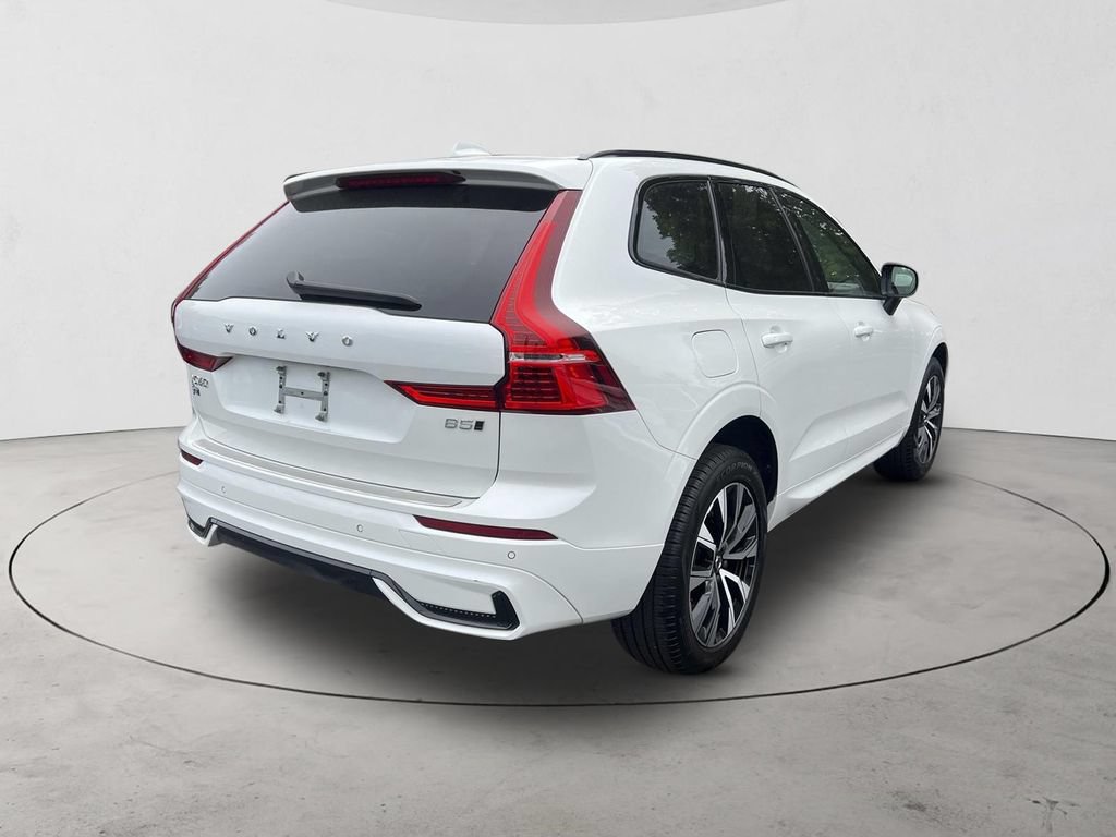 Certified 2024 Volvo XC60 B5 Core w/ Protection Package Premier AWD/4WD image 5