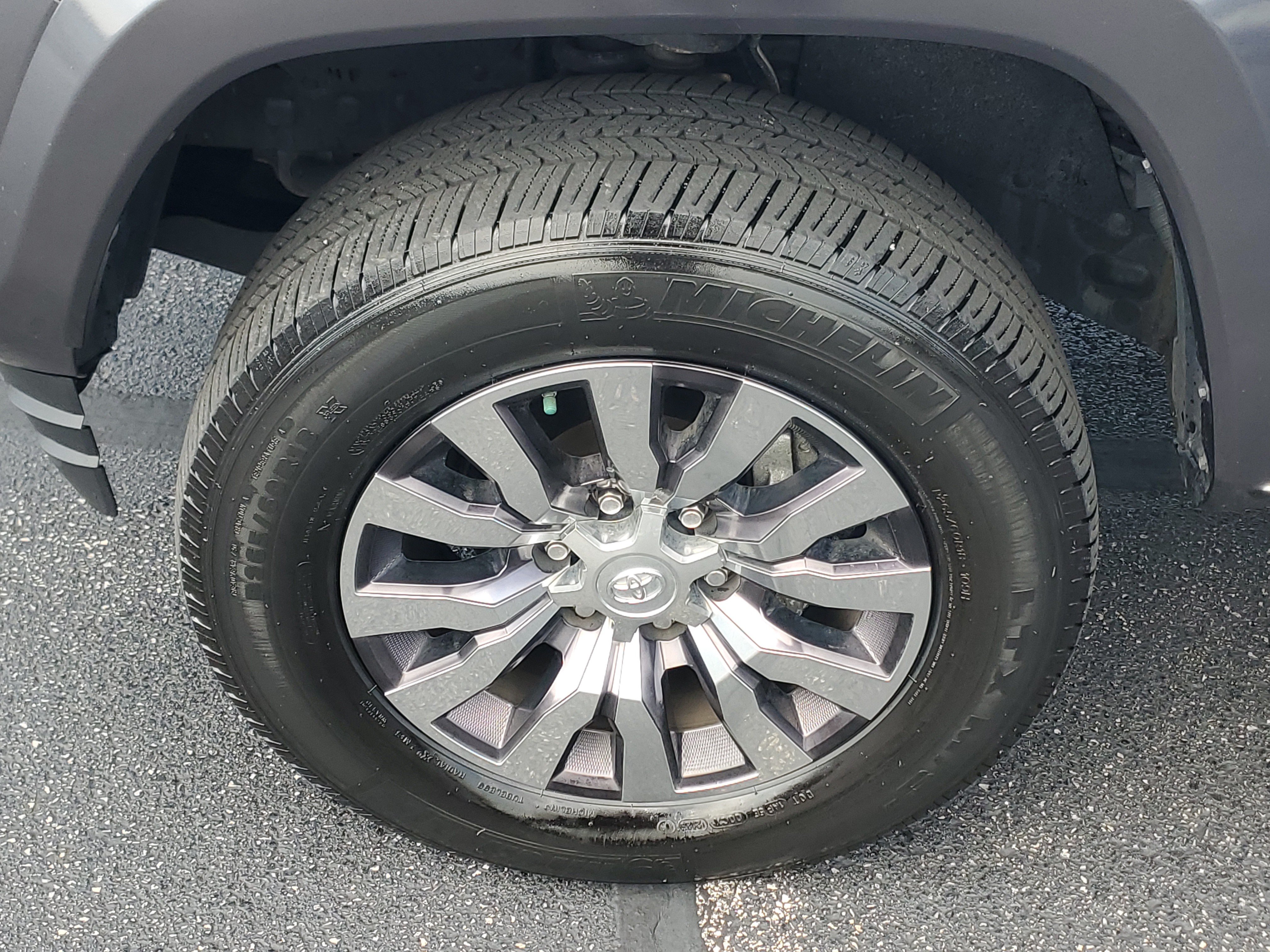 Used 2020 Toyota Tacoma Limited AWD/4WD image 6
