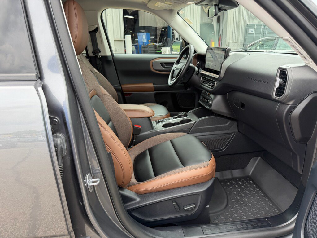 Used 2025 Ford Bronco Sport Outer Banks w/ Outer Banks Tech Package+ AWD/4WD image 11