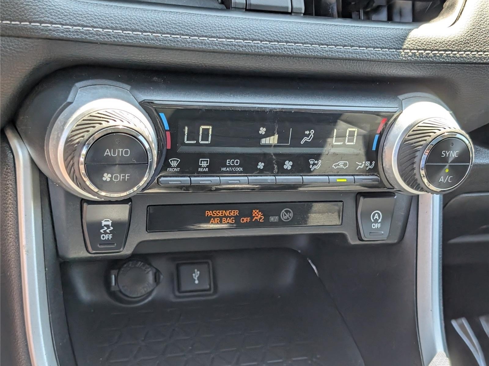 Used 2021 Toyota RAV4 XLE w/ Convenience Package AWD/4WD image 27