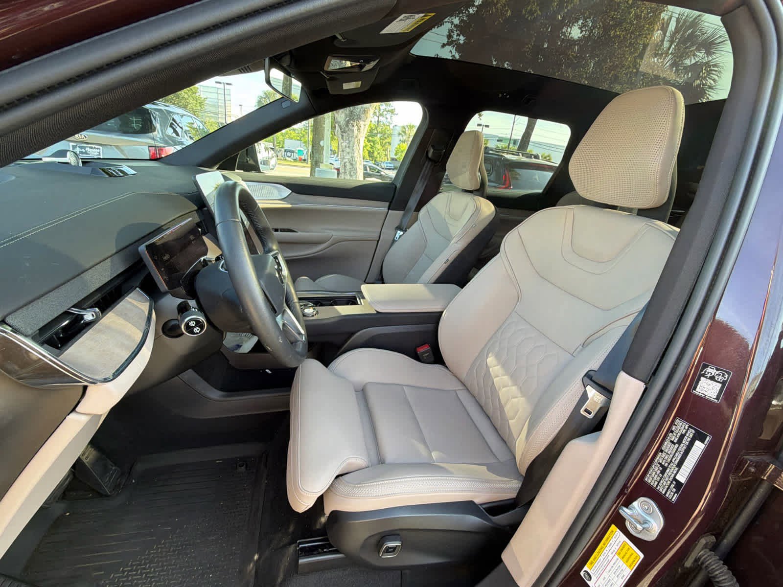 Used 2025 Volvo EX90 Ultra AWD/4WD image 26