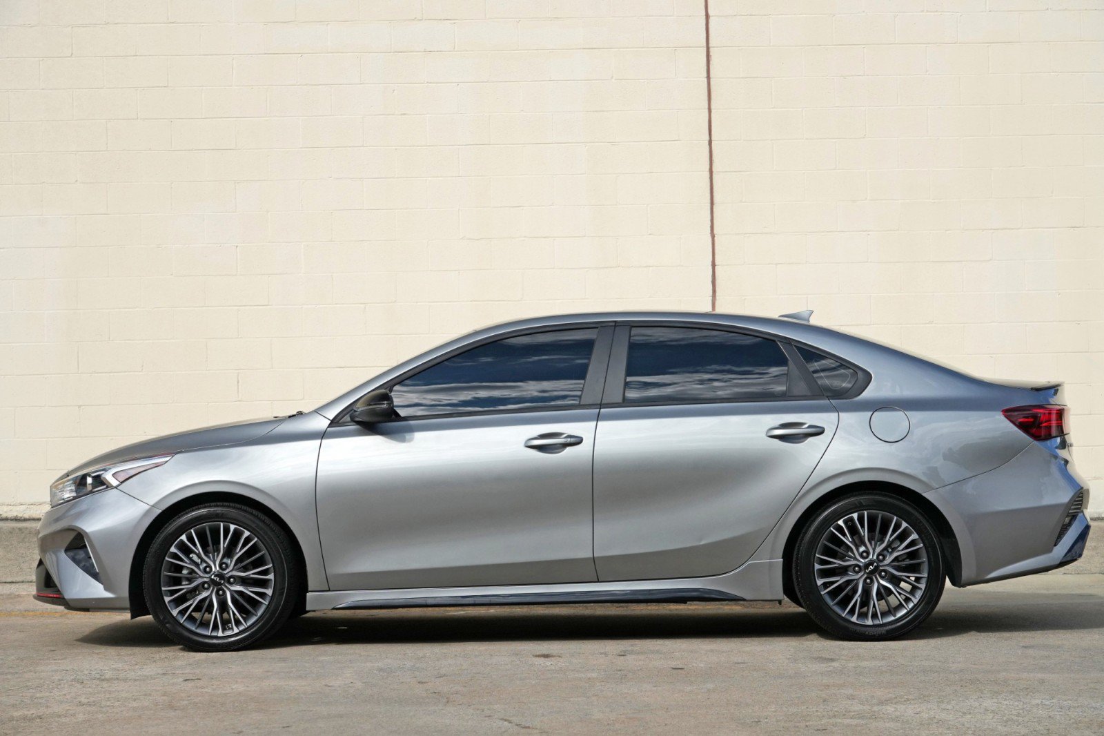 Used 2024 Kia Forte GT-Line w/ GT-Line Premium Package FWD image 8