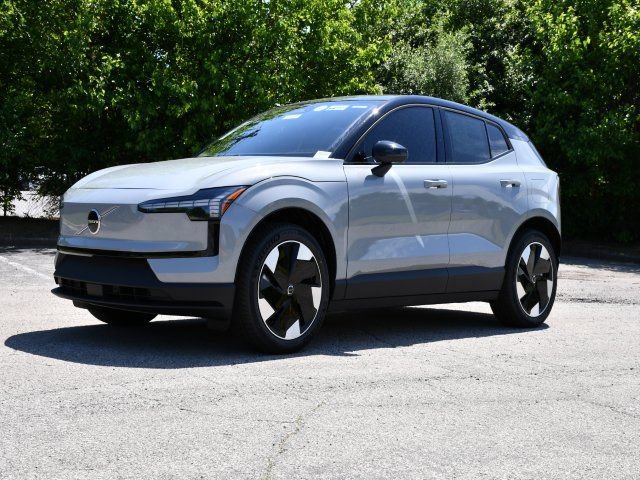 New 2026 Volvo EX30 Plus w/ Protection Package Premier AWD/4WD image 3