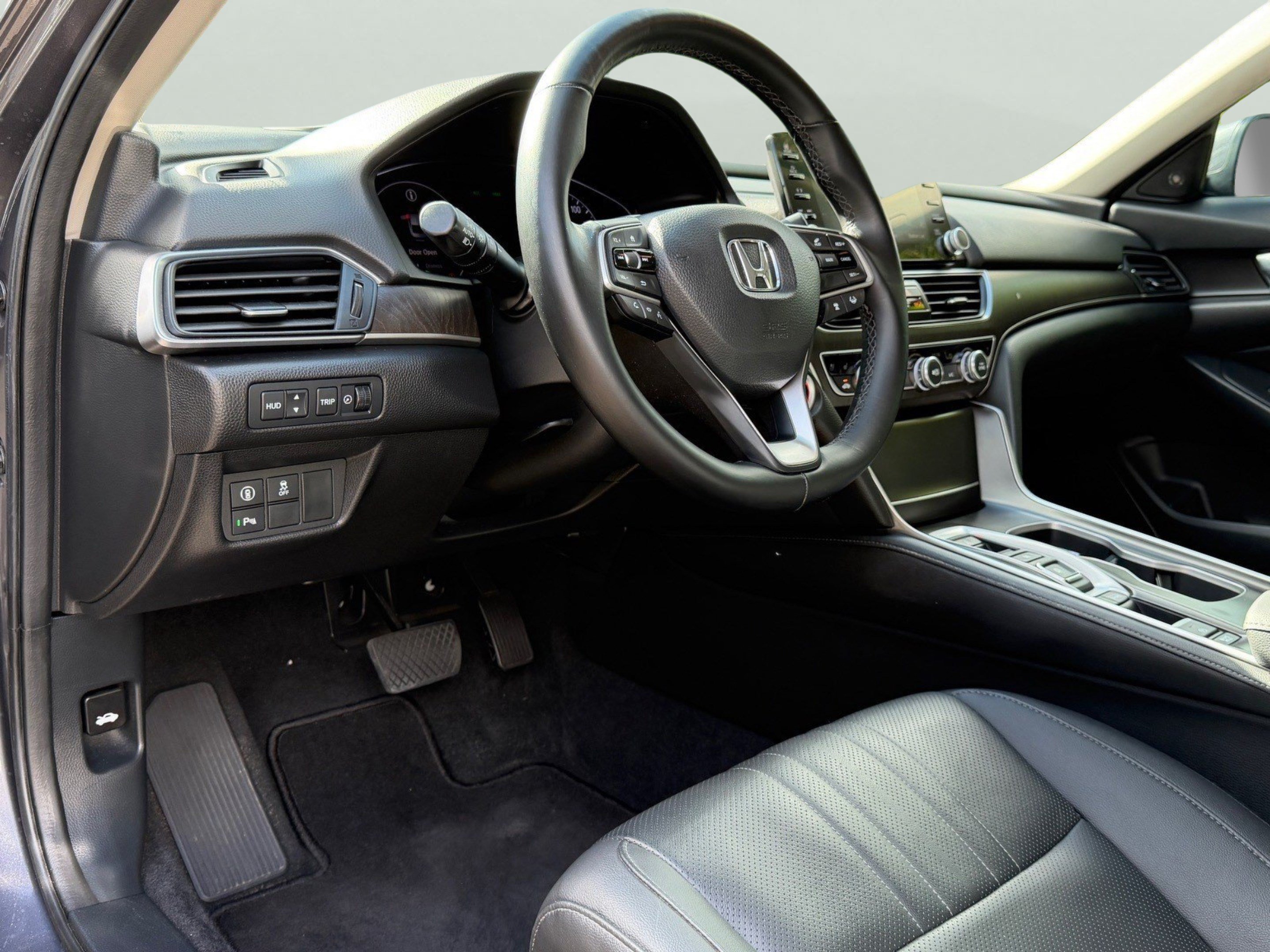 Used 2019 Honda Accord Touring image 14