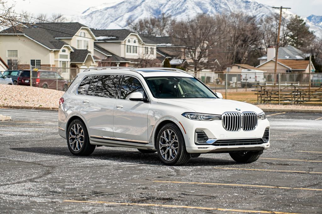 Used 2022 BMW X7 xDrive40i w/ Executive Package image 3