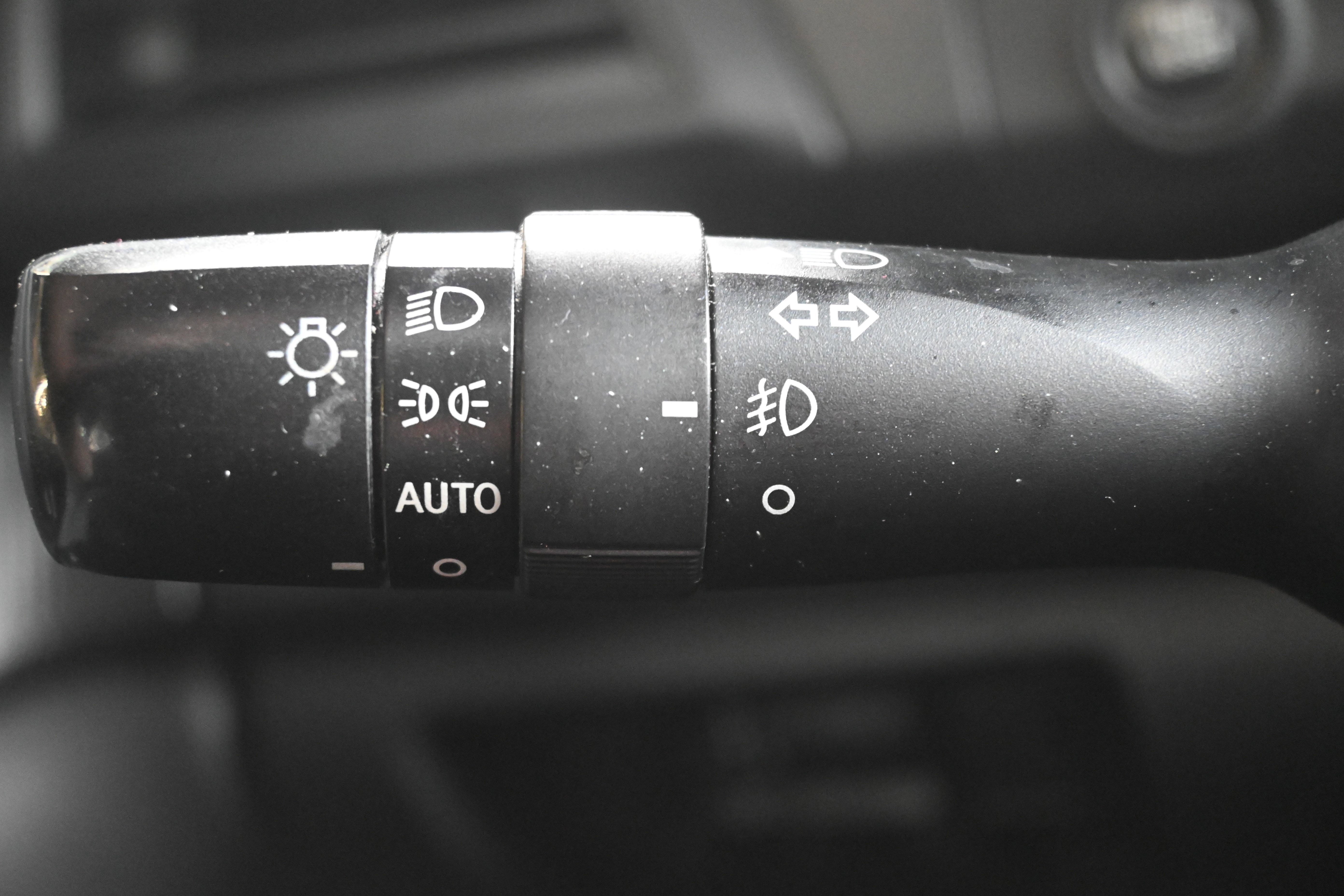 Used 2020 Subaru Crosstrek 2.0i Premium w/ Moonroof Package 2 image 28