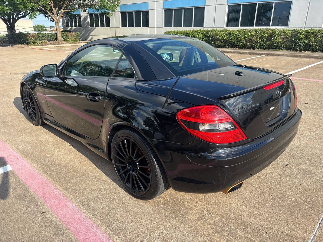 Used 2011 Mercedes-Benz SLK 350 image 6