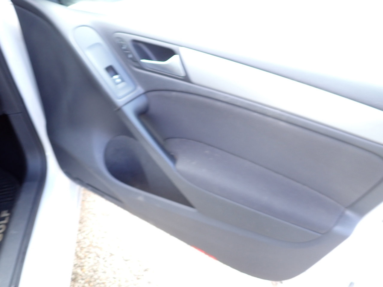 Used 2012 Volkswagen Golf 2.5L Conv & Sunroof 4 Door PZE image 19