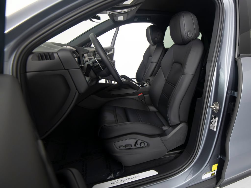 New 2026 Porsche Cayenne Coupe AWD/4WD image 5