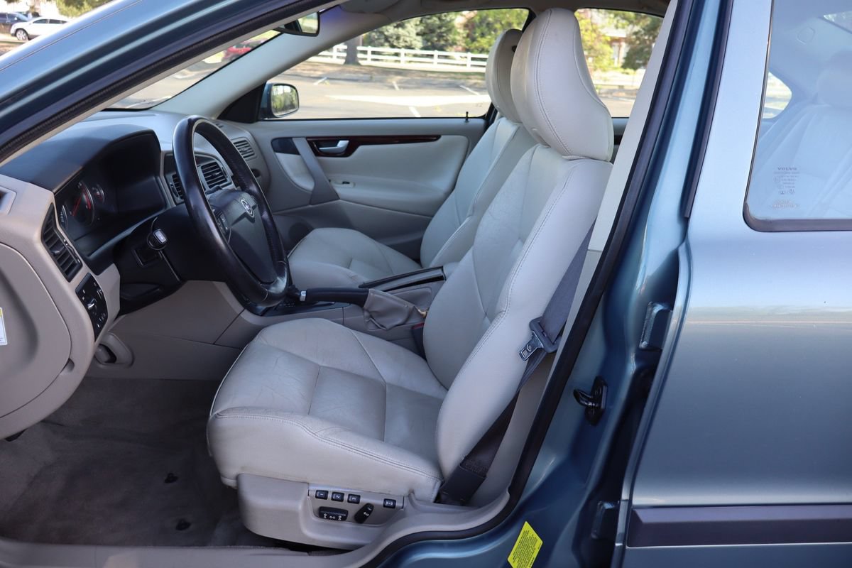 Used 2004 Volvo S60 2.5T AWD/4WD image 19