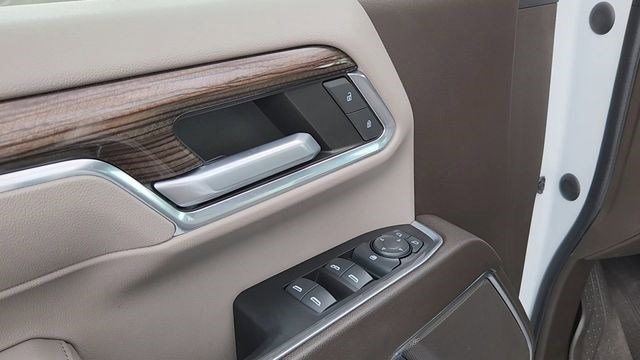 Used 2024 Chevrolet Silverado 2500 LT w/ Convenience Package image 7