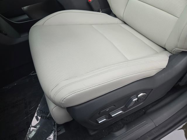 Used 2026 Hyundai Santa Fe Calligraphy AWD/4WD image 12