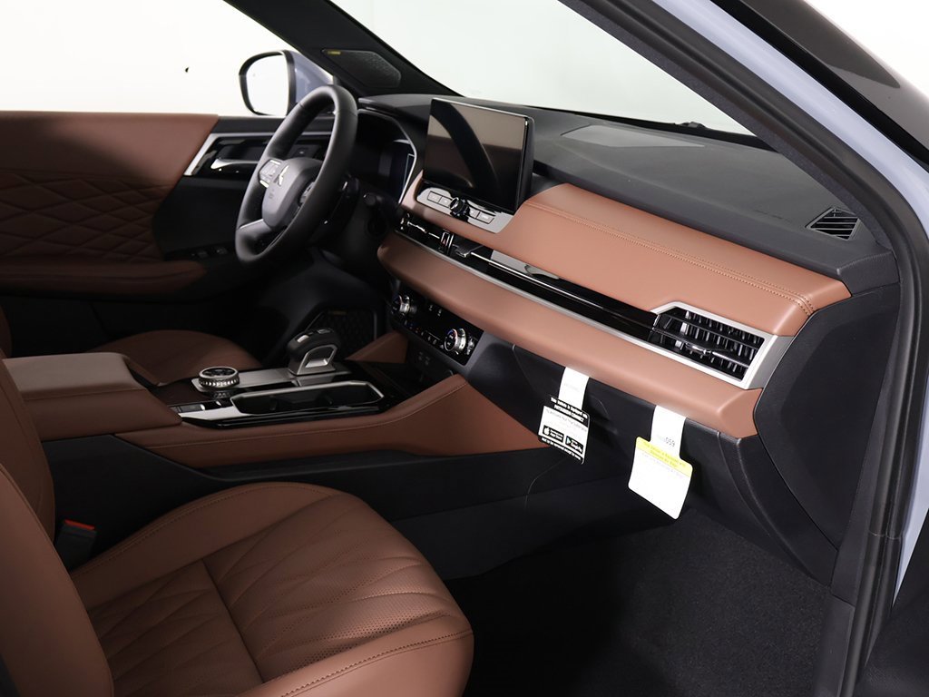 New 2025 Mitsubishi Outlander SEL image 30