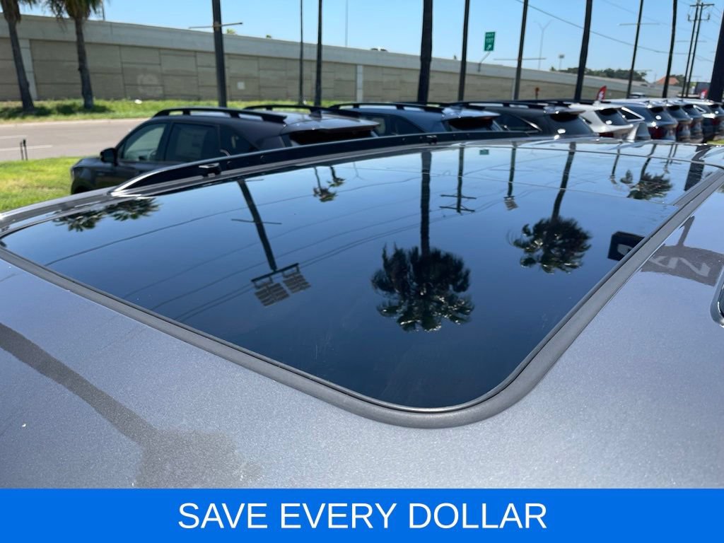 Used 2023 Jeep Grand Cherokee L Limited AWD/4WD image 23