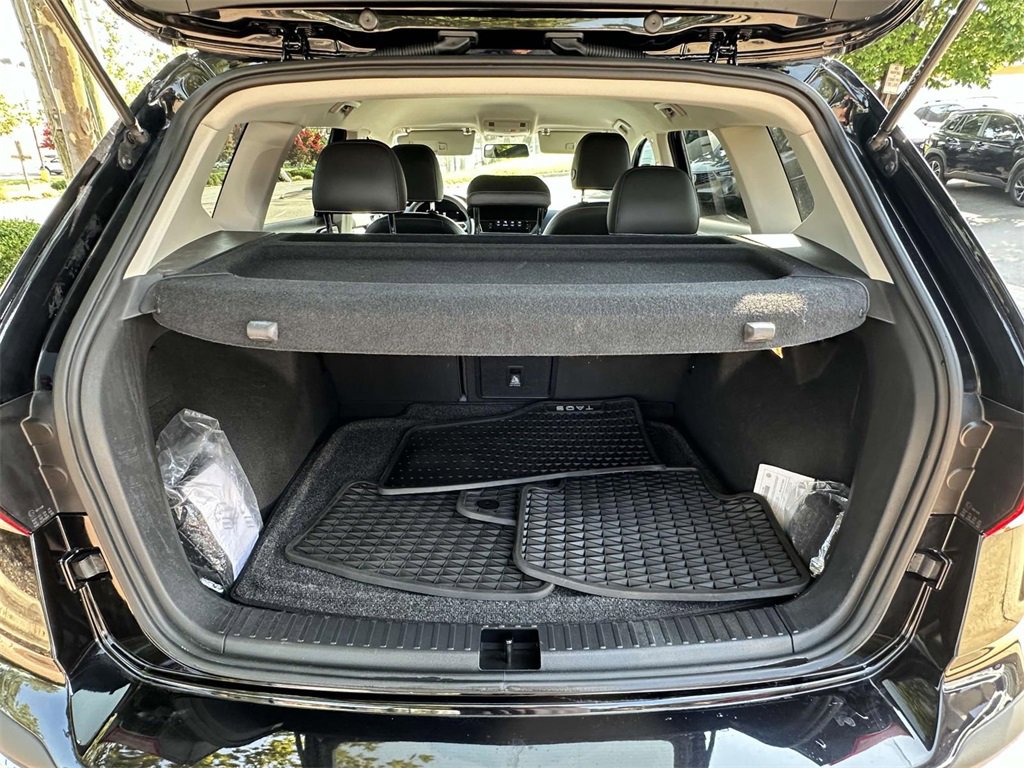 Used 2022 Volkswagen Taos SE image 28