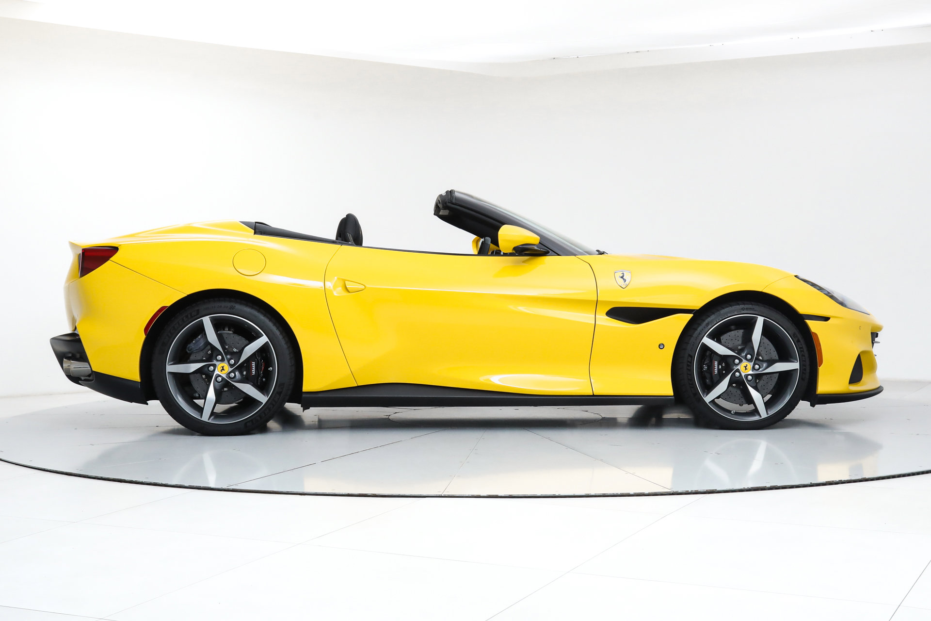 Certified 2023 Ferrari Portofino M image 10