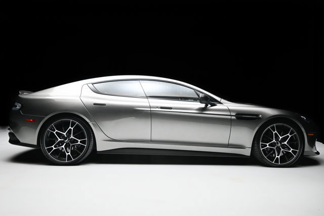 Used 2019 Aston Martin Rapide AMR image 32