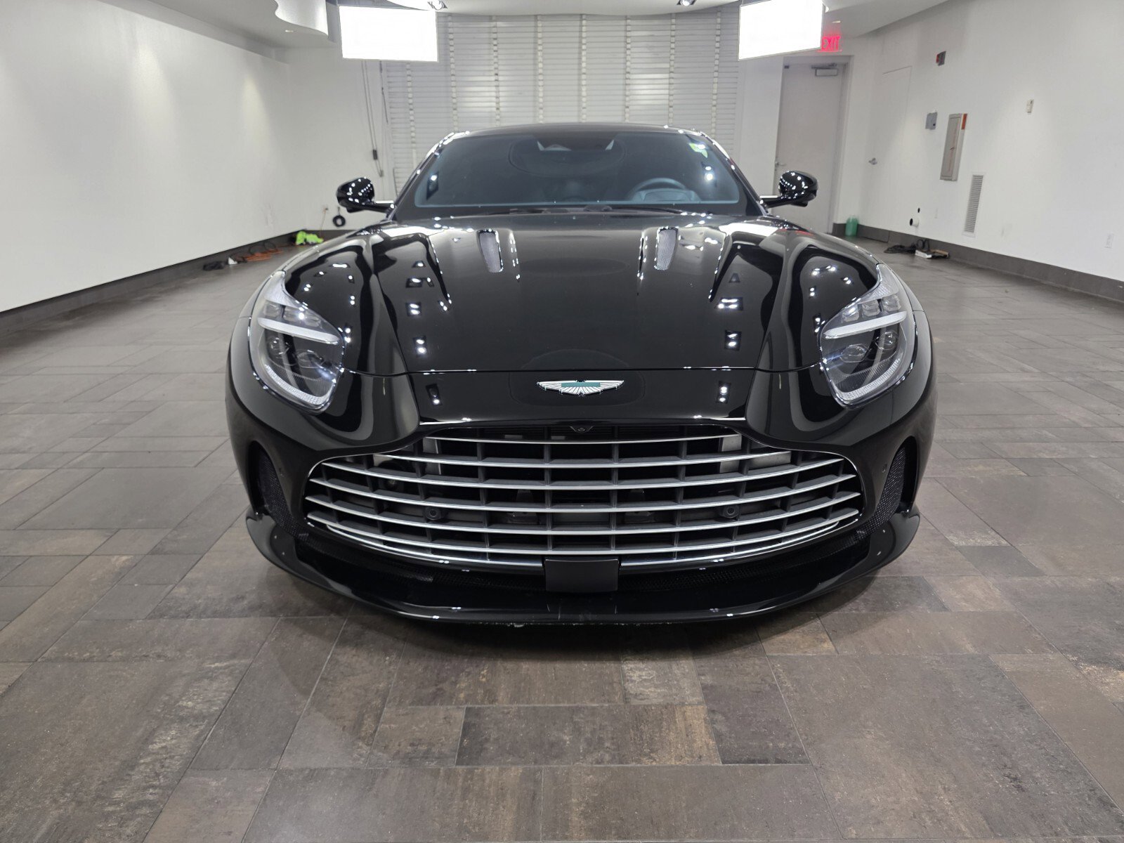 Used 2025 Aston Martin DB12 Coupe image 7
