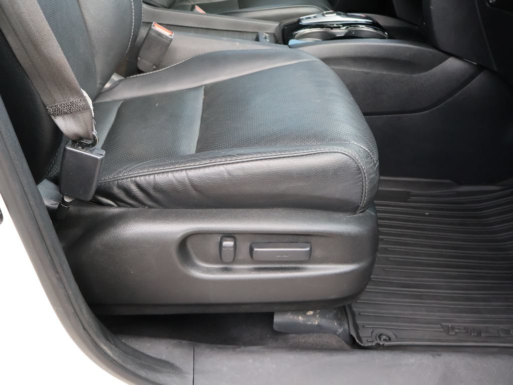 Certified 2017 Honda Pilot Elite image 10