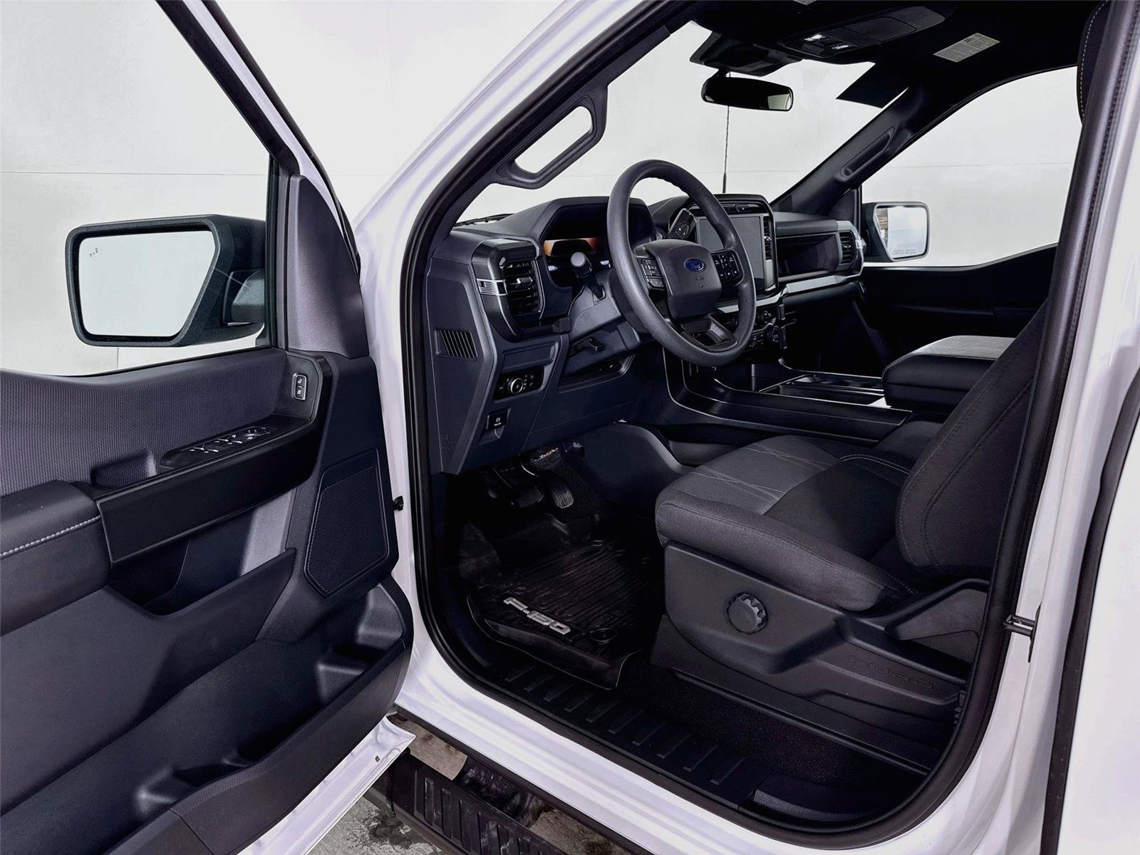Used 2024 Ford F150 STX AWD/4WD image 3