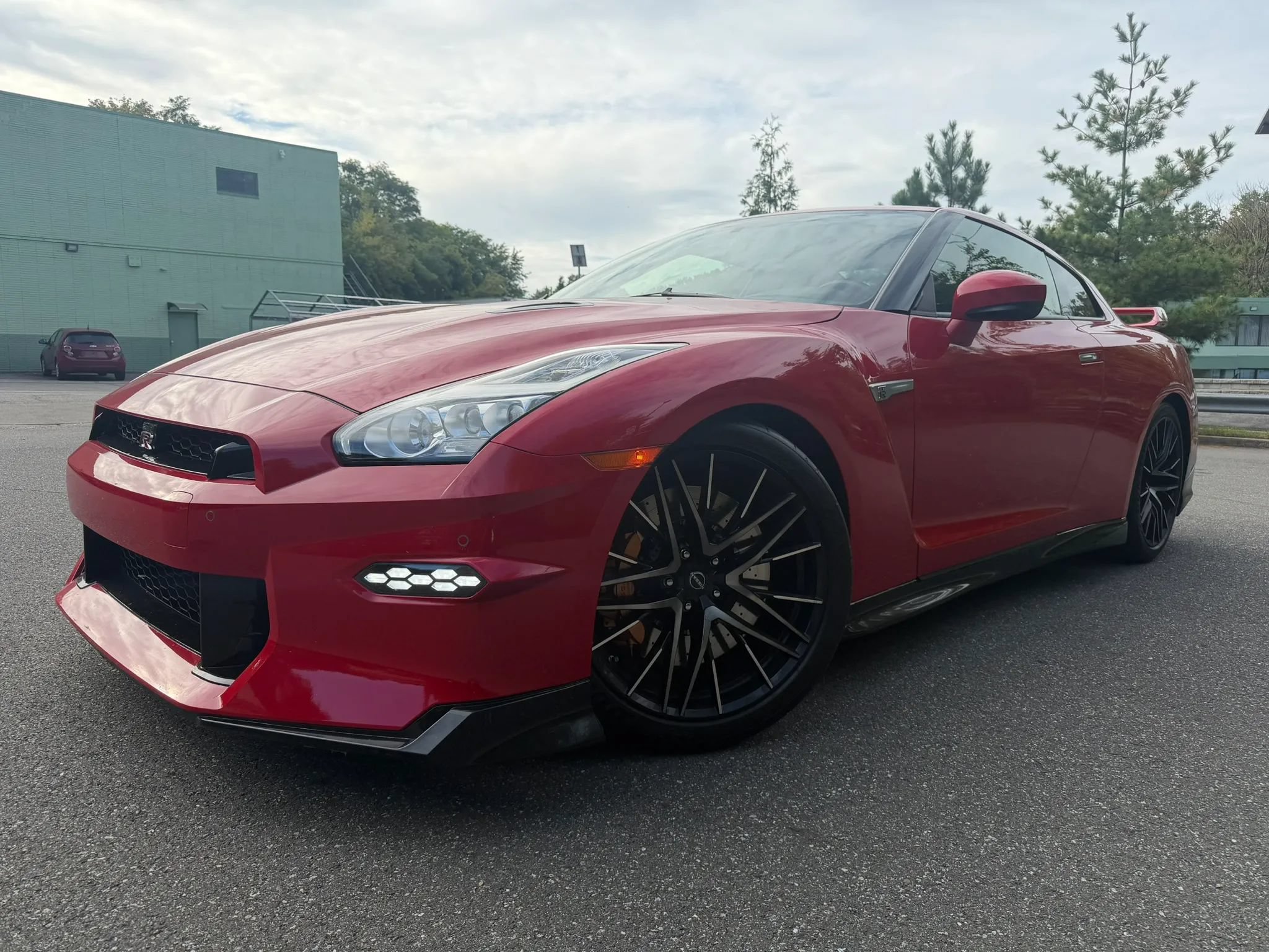 Used 2024 Nissan GT-R Premium w/ Premium Interior Package AWD/4WD image 1