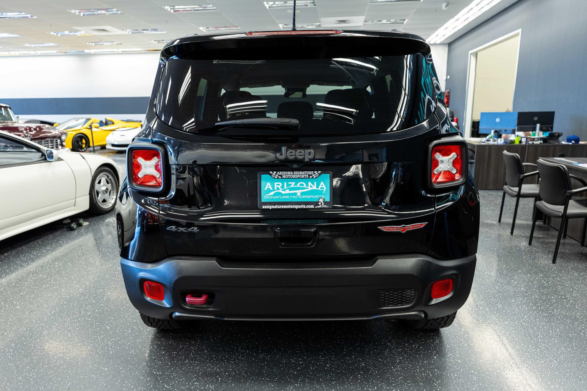 Used 2019 Jeep Renegade Trailhawk w/ Cold Weather Group II AWD/4WD image 7