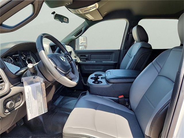 Used 2024 RAM 5500 Tradesman w/ Chrome Appearance Group image 11