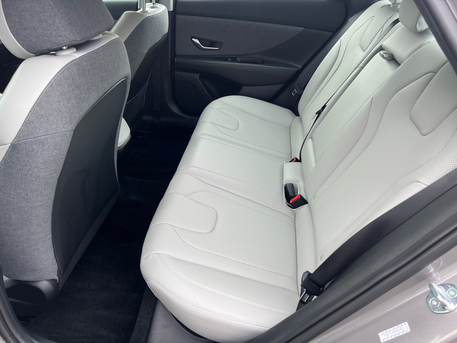 Certified 2023 Hyundai Elantra Limited FWD image 21