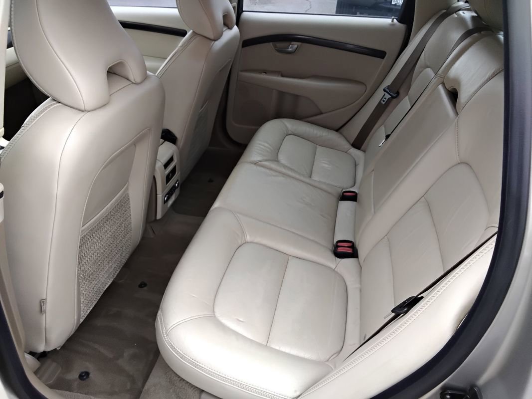 Used 2008 Volvo XC70 3.2 image 20