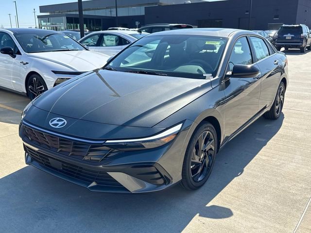 New 2026 Hyundai Elantra SEL Sport w/ Cargo Package image 4