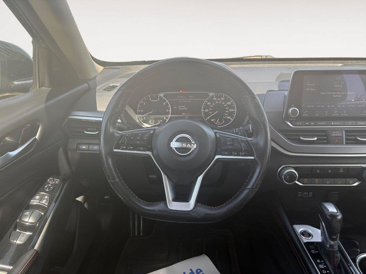 Used 2024 Nissan Altima 2.5 SR FWD image 12