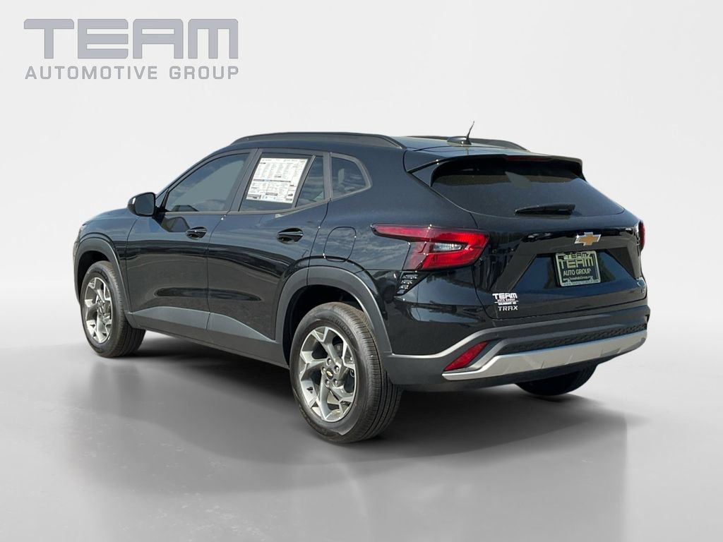 New 2026 Chevrolet Trax LT w/ Driver Confidence Package FWD image 5