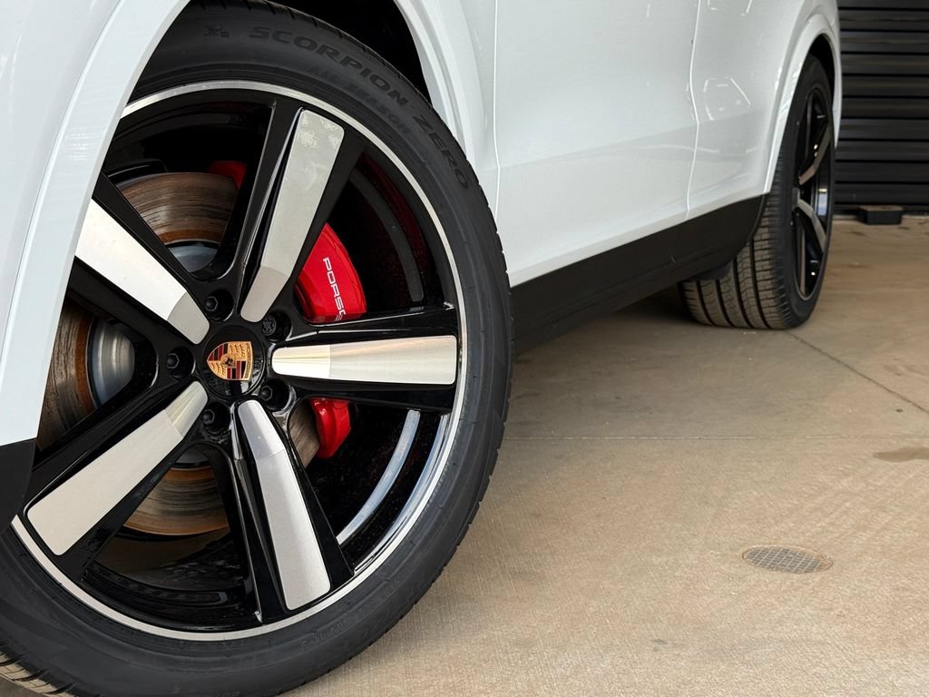 New 2026 Porsche Cayenne S AWD/4WD image 6
