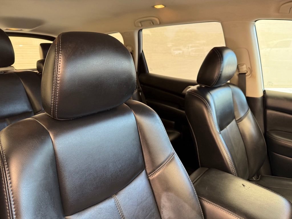 Used 2019 Nissan Pathfinder SL FWD image 16