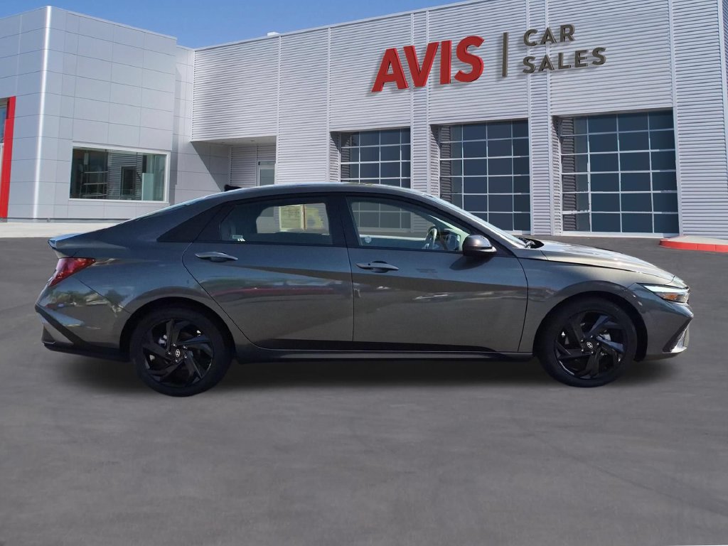 Used 2026 Hyundai Elantra Sport FWD image 5