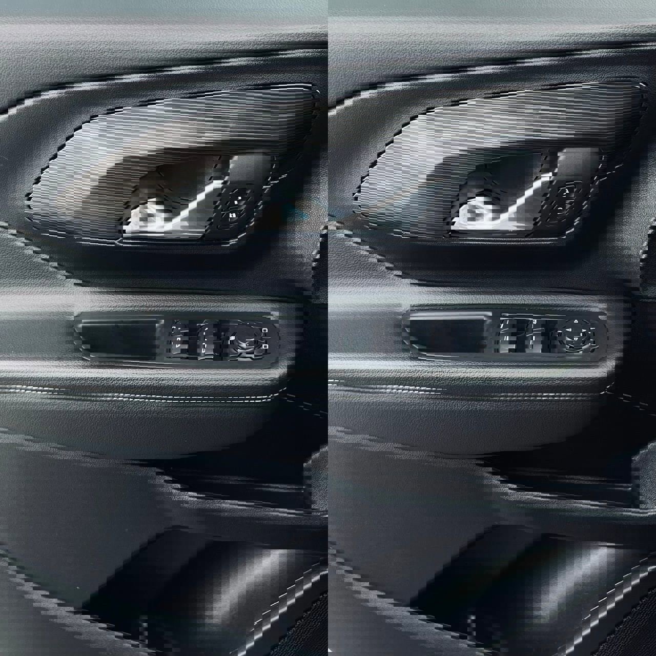 Used 2024 GMC Terrain SLE image 20