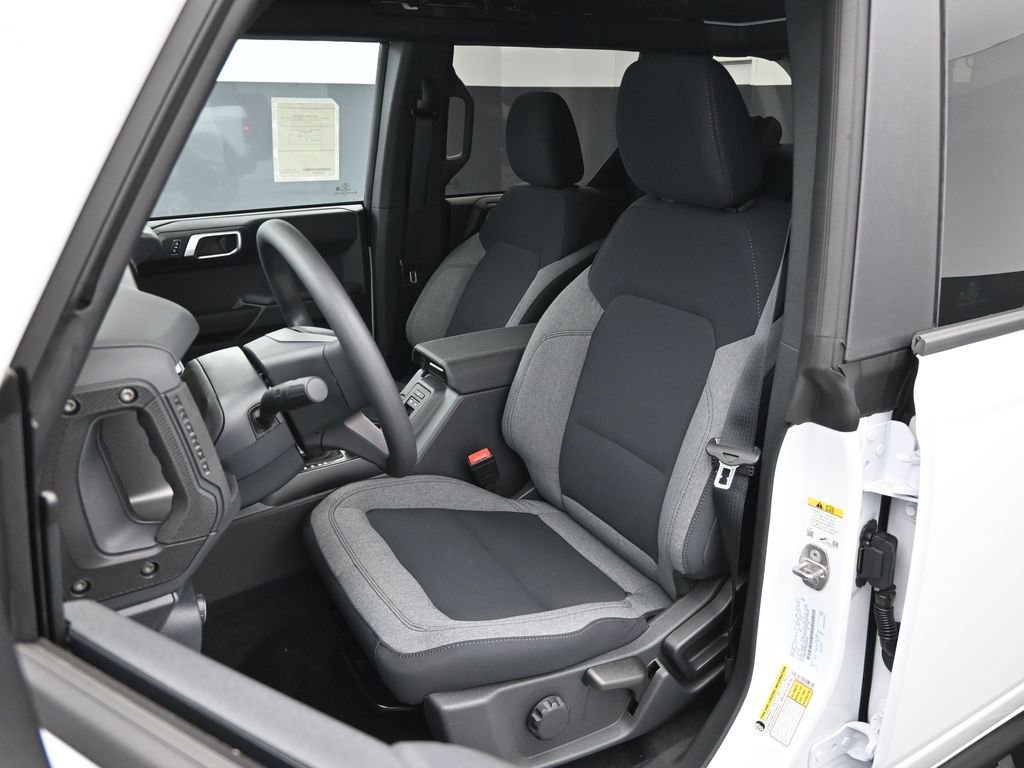 New 2025 Ford Bronco Base image 8