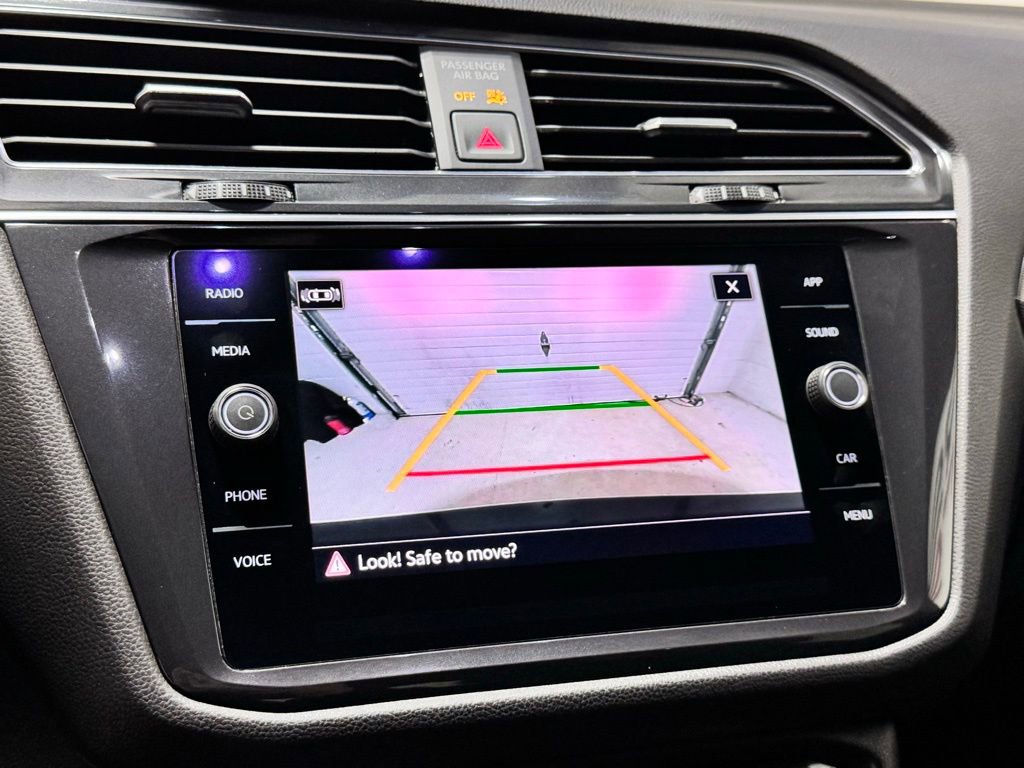 Used 2022 Volkswagen Tiguan SE R-Line image 21