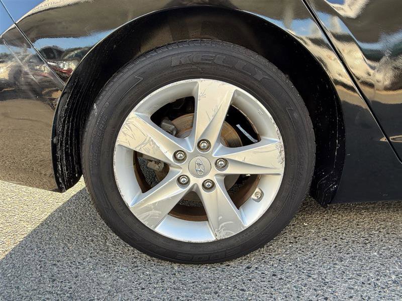 Used 2013 Hyundai Elantra GLS FWD image 12