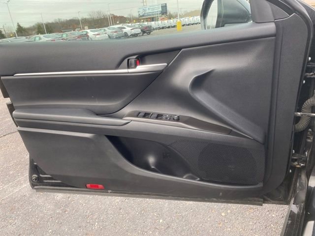 Used 2023 Toyota Camry SE image 16