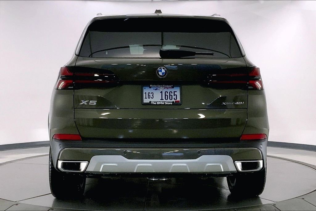 New 2026 BMW X5 xDrive40i w/ Climate Comfort Package image 3