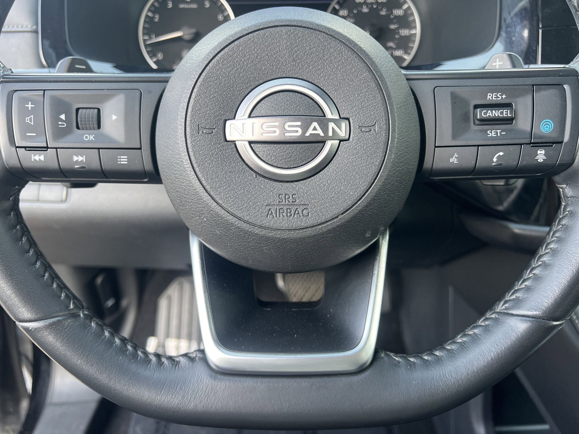 Used 2024 Nissan Pathfinder SV FWD image 9