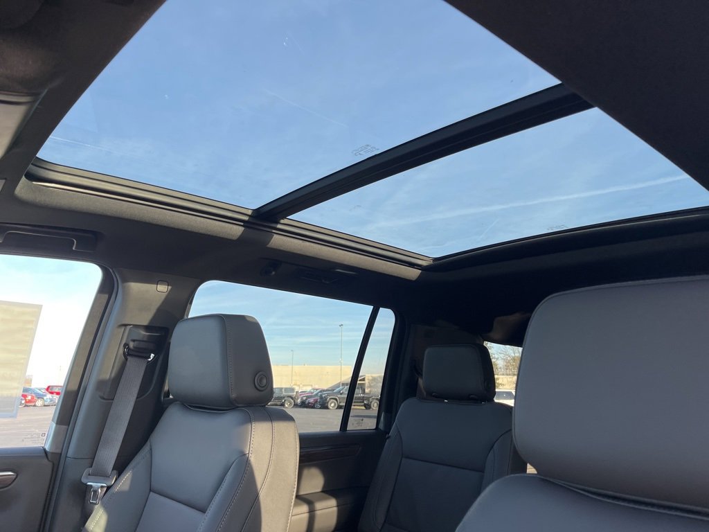 New 2026 Chevrolet Suburban Z71 w/ Comfort Package image 8