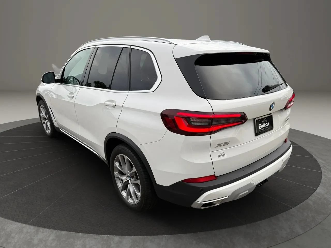 Used 2023 BMW X5 xDrive40i w/ Premium Package AWD/4WD image 11