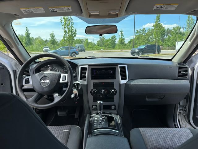 Used 2008 Jeep Grand Cherokee Laredo RWD image 25