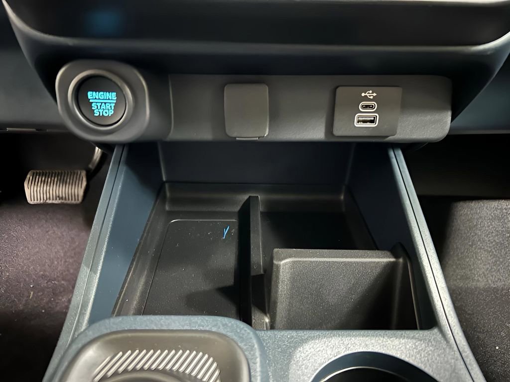 Used 2025 Ford Maverick XLT w/ Black Appearance Package image 16