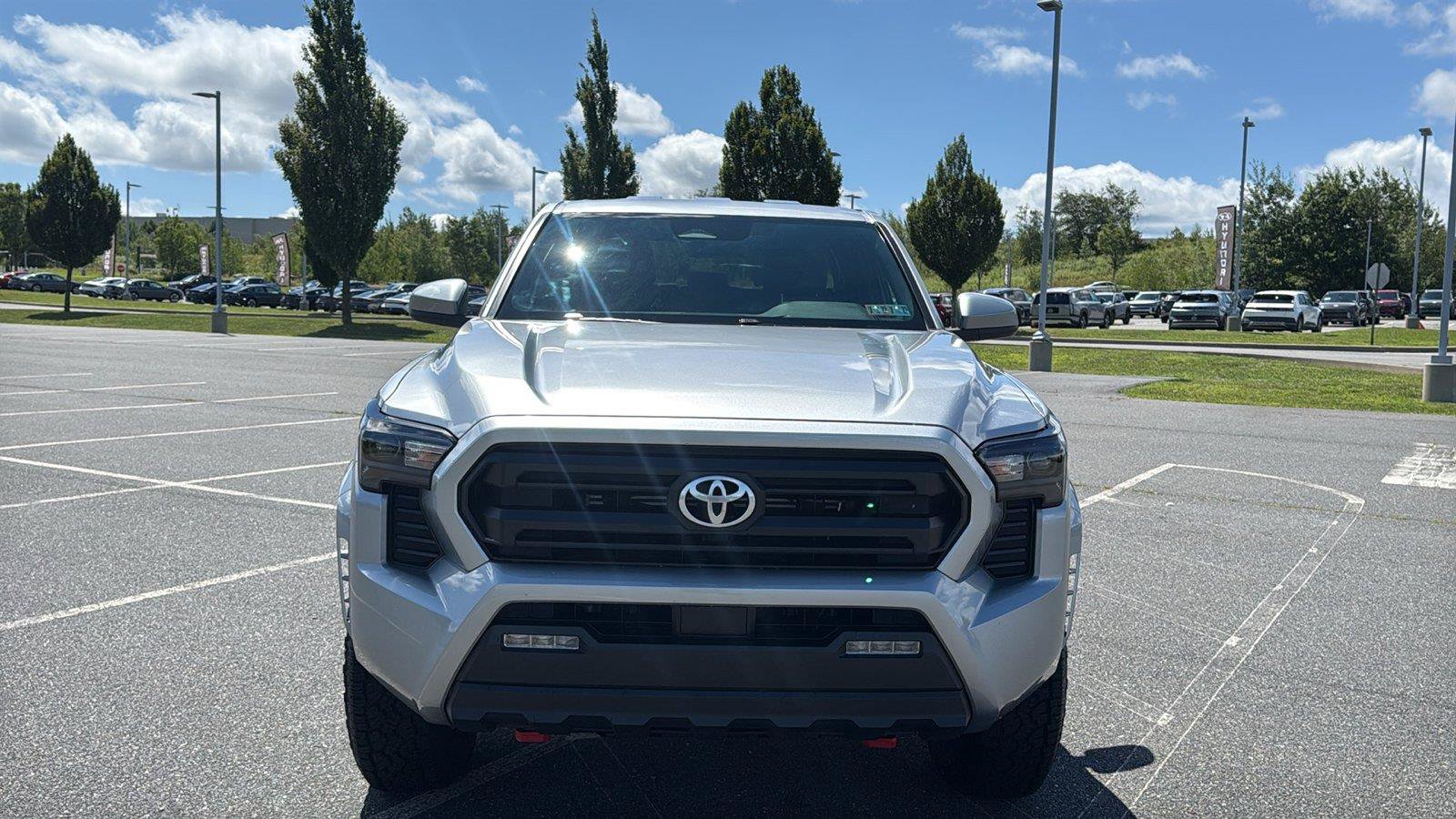 Used 2025 Toyota Tacoma SR5 AWD/4WD image 15
