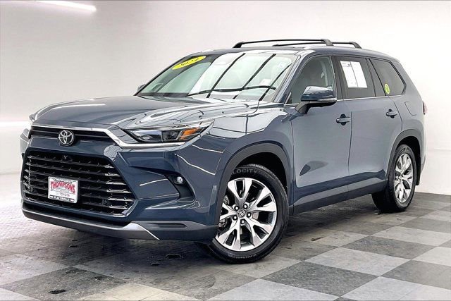 Used 2024 Toyota Grand Highlander Limited image 12