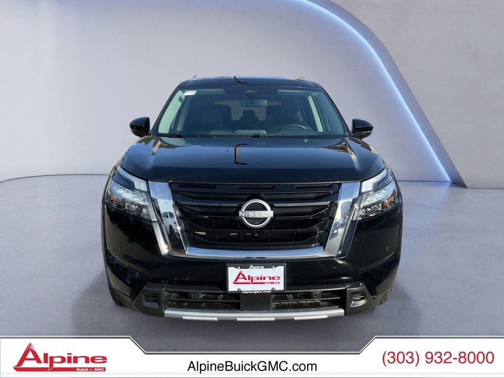 Used 2025 Nissan Pathfinder SL AWD/4WD image 8