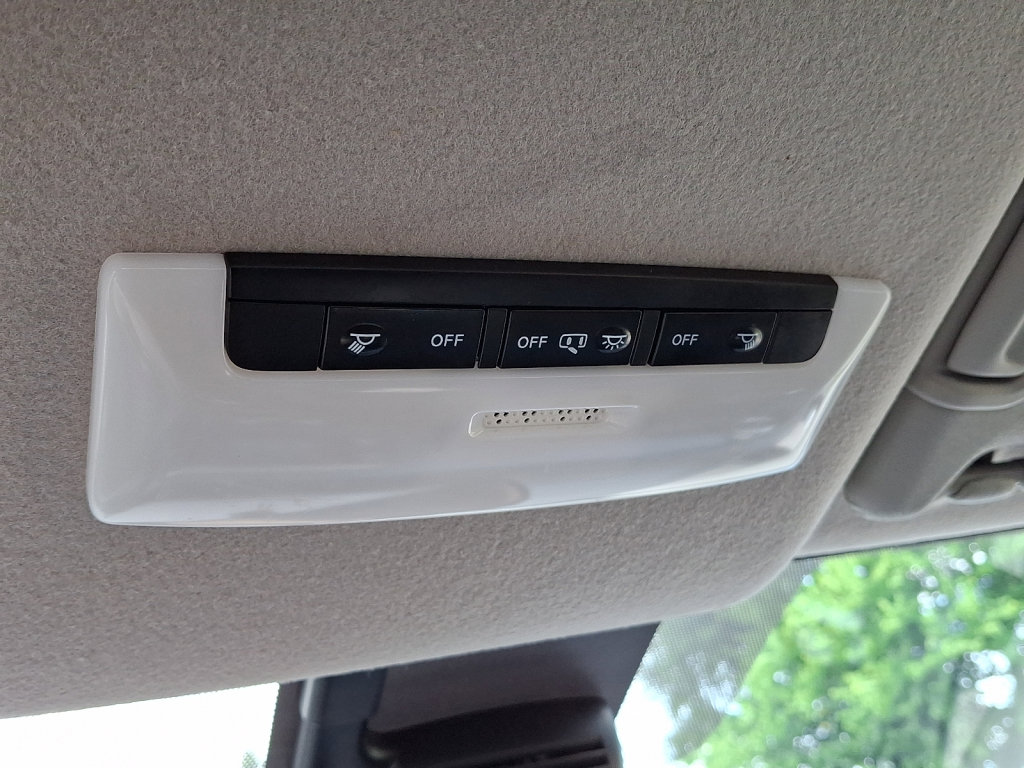 Used 2024 Nissan Versa SV FWD image 30